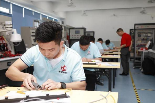 翰辰学校特色